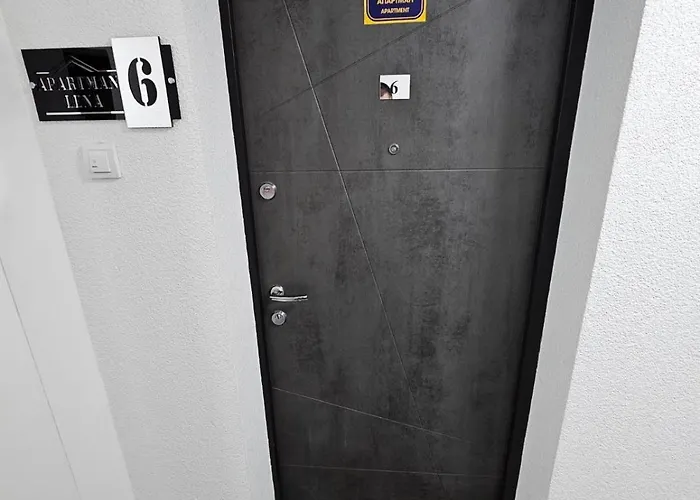 Lena Διαμέρισμα Ζρένιανιν