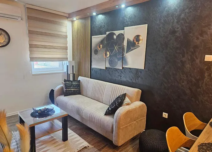 Διαμέρισμα Lena *