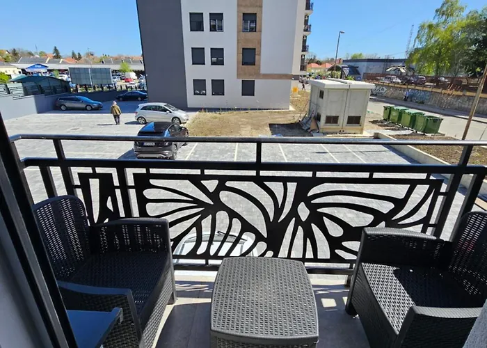 Lena Διαμέρισμα Ζρένιανιν